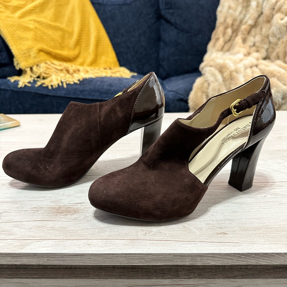 Elegant Brown Heeled Shoes